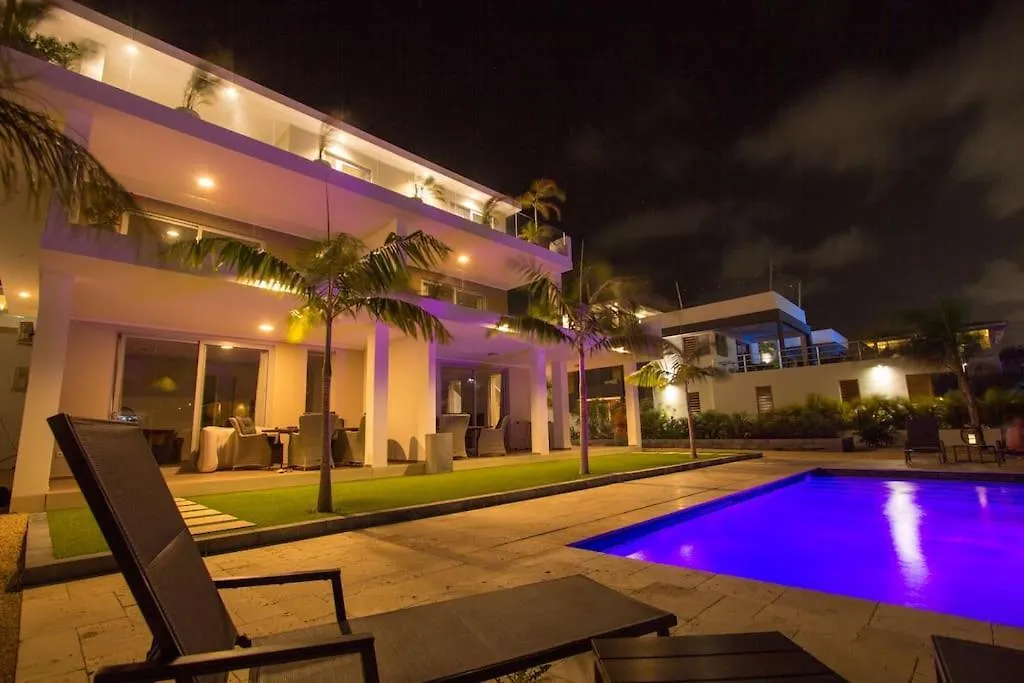 Goudhaen Luxury Private Apartments Jan Thiel Beach