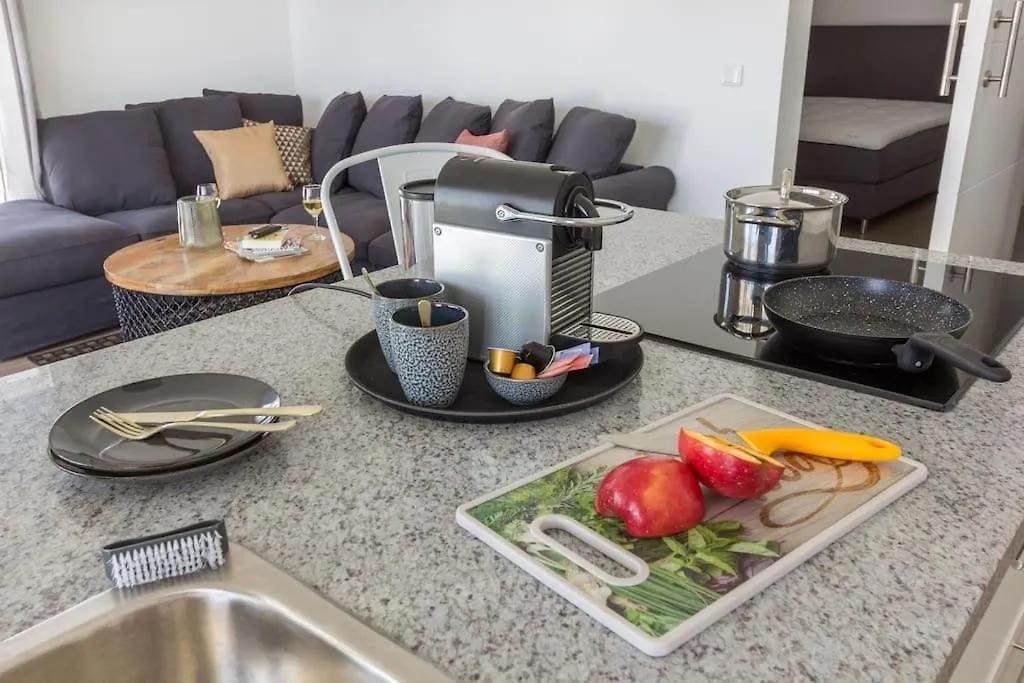 Goudhaen Luxury Private Apartments Jan Thiel Beach