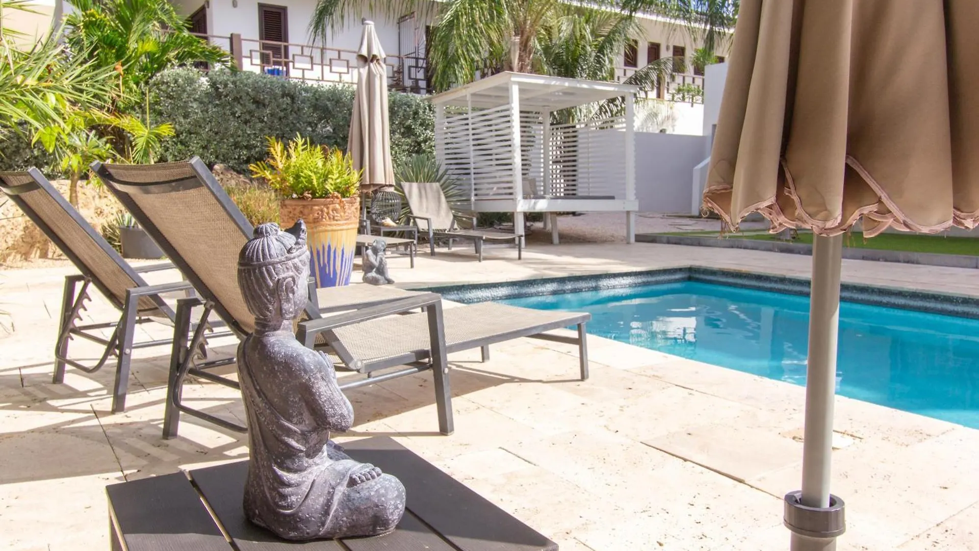 Goudhaen Luxury Private Apartments Jan Thiel Beach