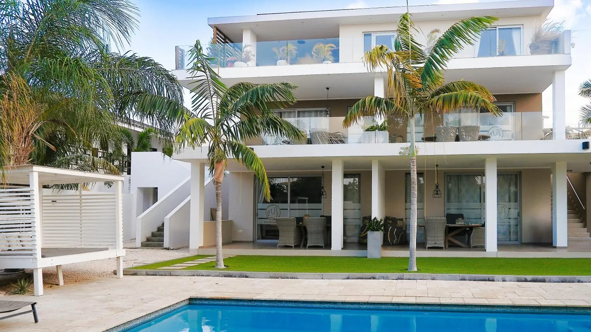 Goudhaen Luxury Private Apartments Jan Thiel Beach