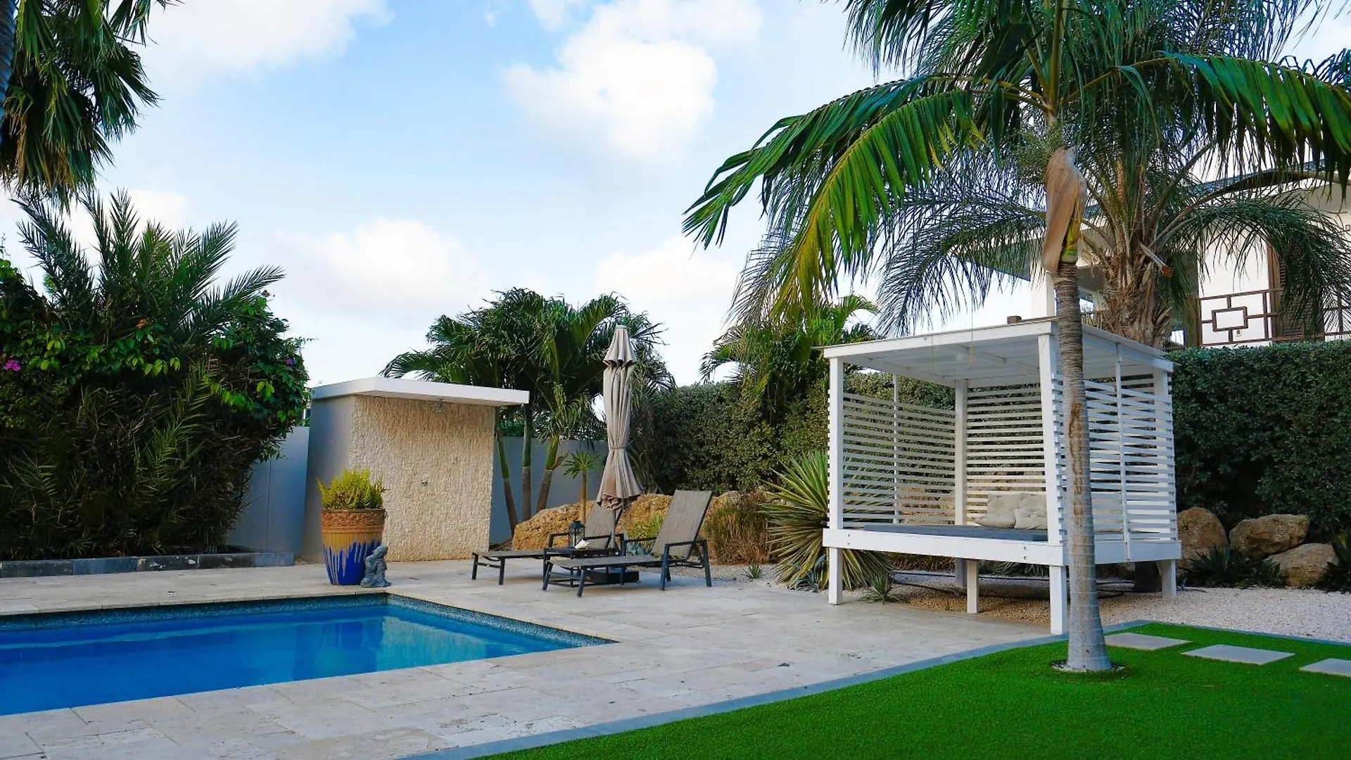Goudhaen Luxury Private Apartments Jan Thiel Beach